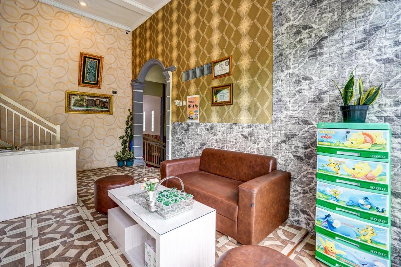 Super Oyo 90642 Lancar Homestay Syariah Tlekung Kültér fotó