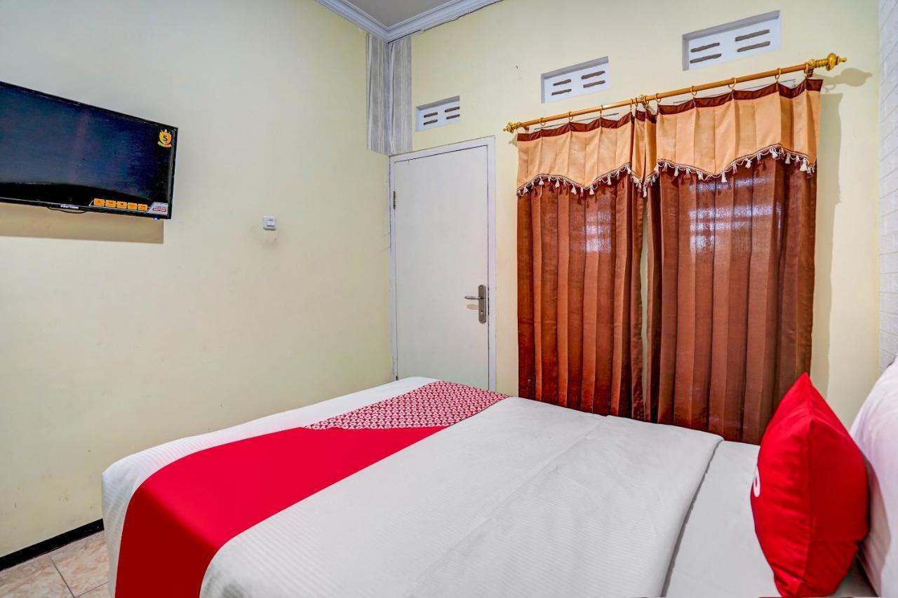 Super Oyo 90642 Lancar Homestay Syariah Tlekung Kültér fotó
