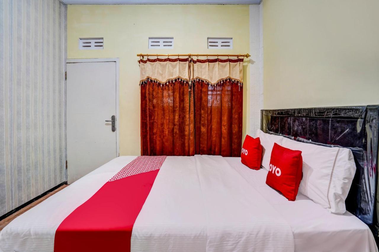 Super Oyo 90642 Lancar Homestay Syariah Tlekung Kültér fotó