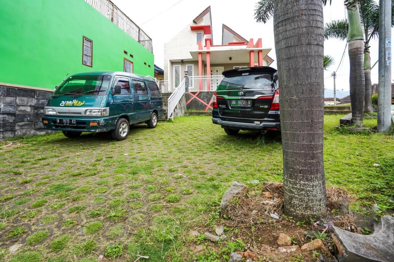 Super Oyo 90642 Lancar Homestay Syariah Tlekung Kültér fotó