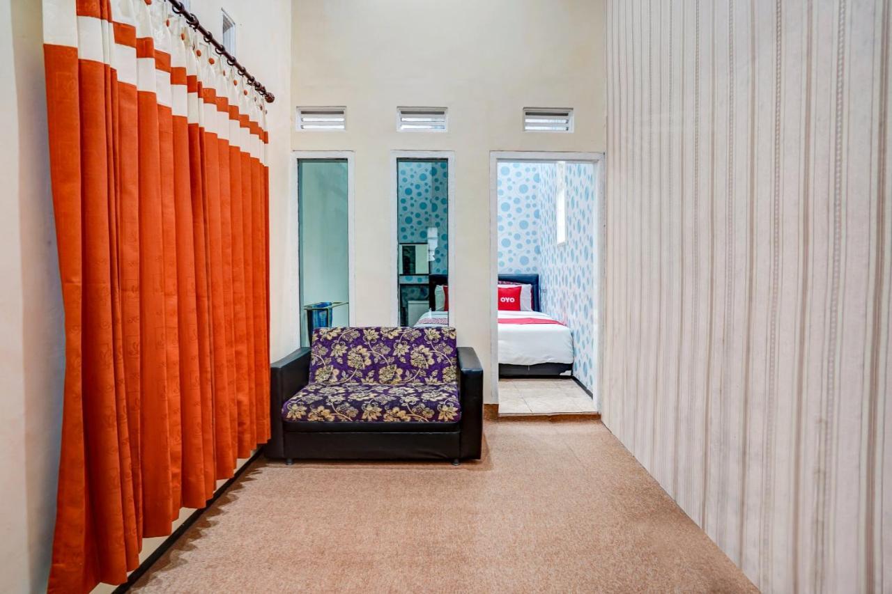 Super Oyo 90642 Lancar Homestay Syariah Tlekung Kültér fotó