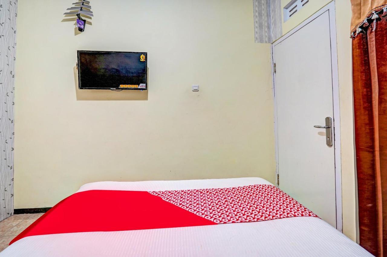 Super Oyo 90642 Lancar Homestay Syariah Tlekung Kültér fotó