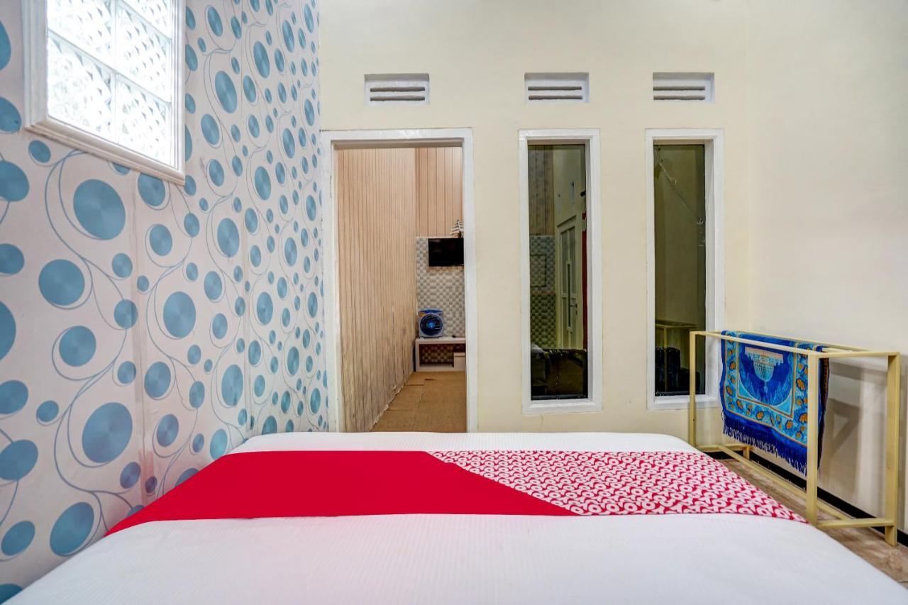 Super Oyo 90642 Lancar Homestay Syariah Tlekung Kültér fotó